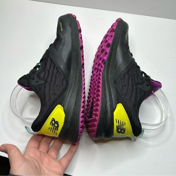 New Balance Women's Black and Yellow all terrain Running Shoes 7 - Picture 5 of 9